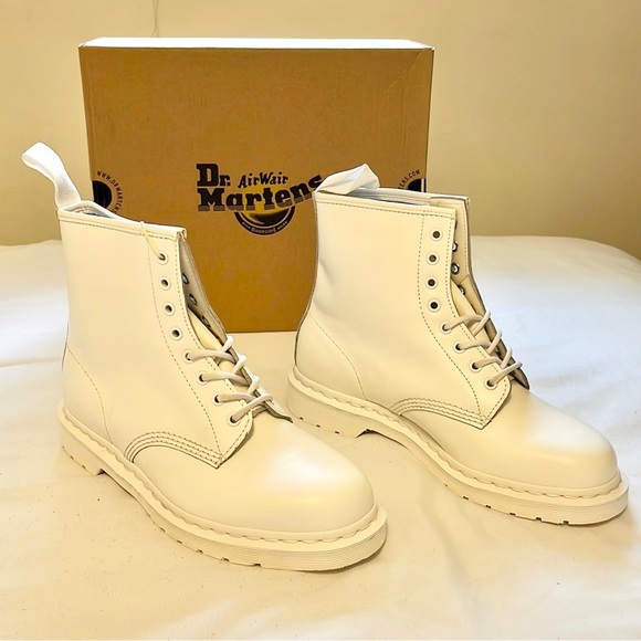 Doc Martens 1460 Mono White Smooth Unisex Combat Boots #14357100 New in Box - Picture 2 of 12